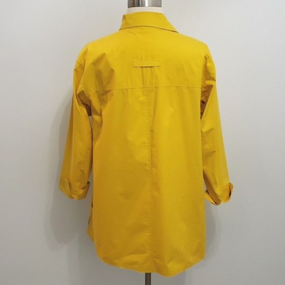Vintage EMANUEL UNGARO Yellow Raincoat, Women's: Oversized Medium, $200 - Picture 3 of 10